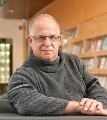 Yigal Schwartz